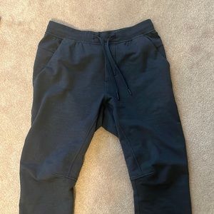 Lululemon Mens DRYFIT stretchy Navy mens joggers size Medium